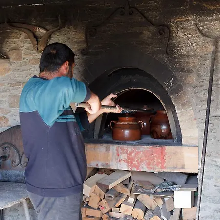 Ξενοδοχείο με διαμερίσματα το κατἑ *