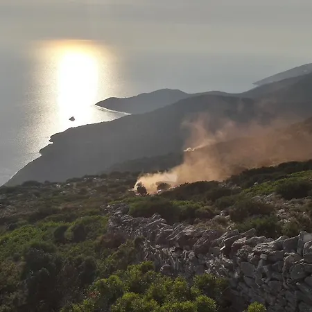 Ξενοδοχείο με διαμερίσματα το κατἑ *